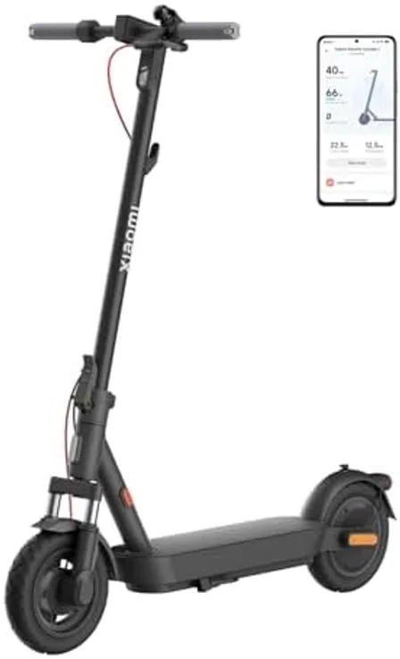 Vista lateral del Xiaomi Electric Scooter 5 con el manillar plegado y la plataforma de aluminio visible